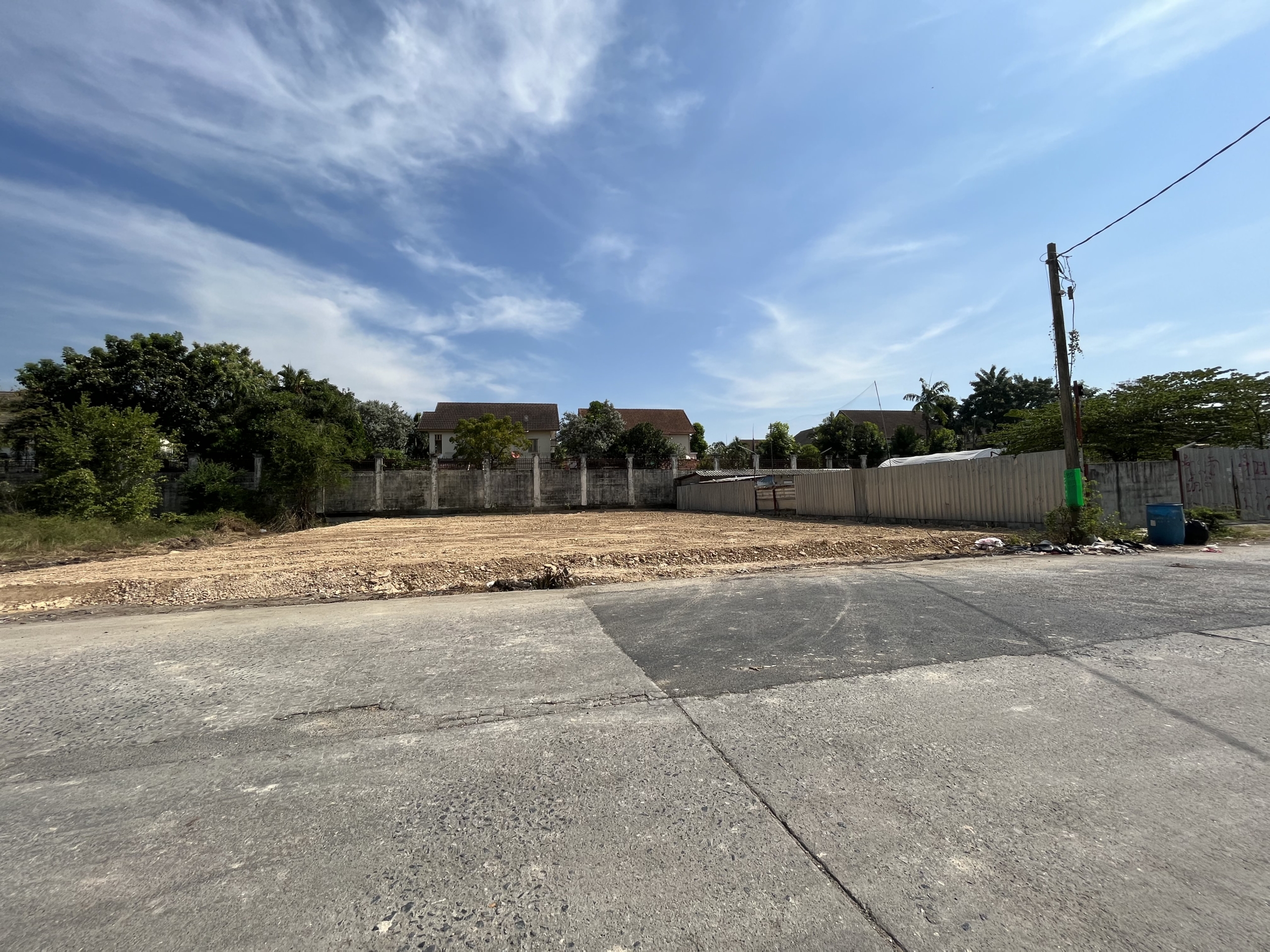 ให้เช่าที่ดิน 192 ตารางวา, รามคำแหง 118 แยก 46, ถนนเมนกว้าง 14 เมตร, เช่า 30,000 บาท/เดือน