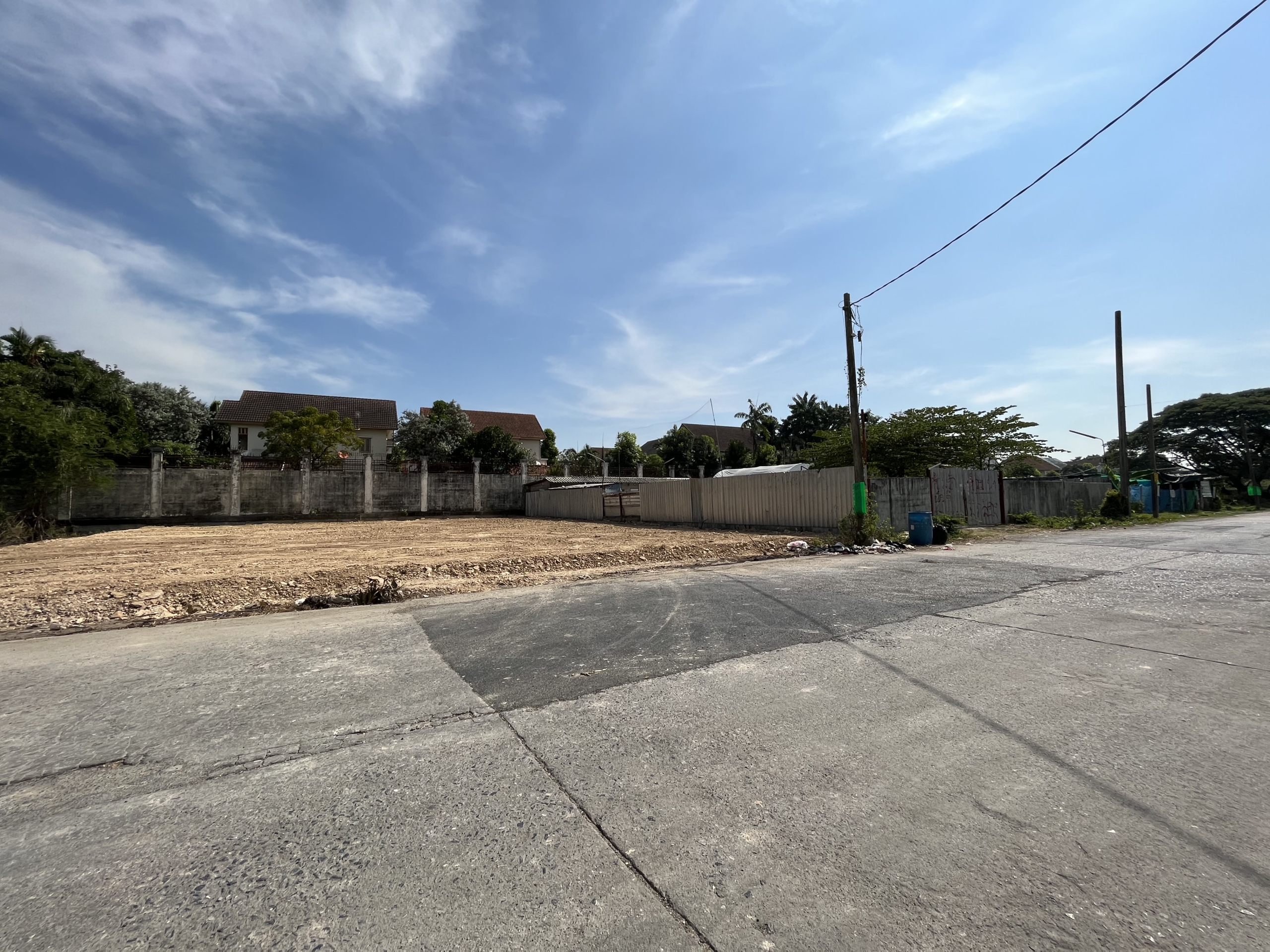 ให้เช่าที่ดิน 192 ตารางวา, รามคำแหง 118 แยก 46, ถนนเมนกว้าง 14 เมตร, เช่า 30,000 บาท/เดือน