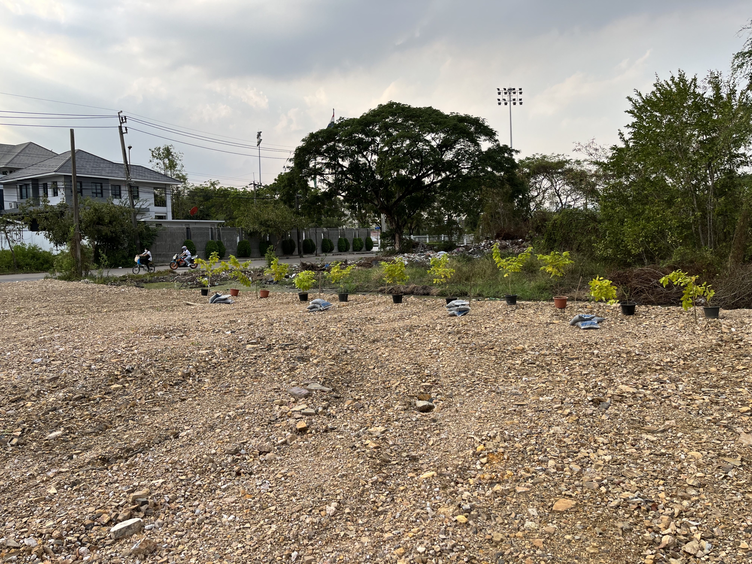 ให้เช่าที่ดิน 192 ตารางวา, รามคำแหง 118 แยก 46, ถนนเมนกว้าง 14 เมตร, เช่า 30,000 บาท/เดือน