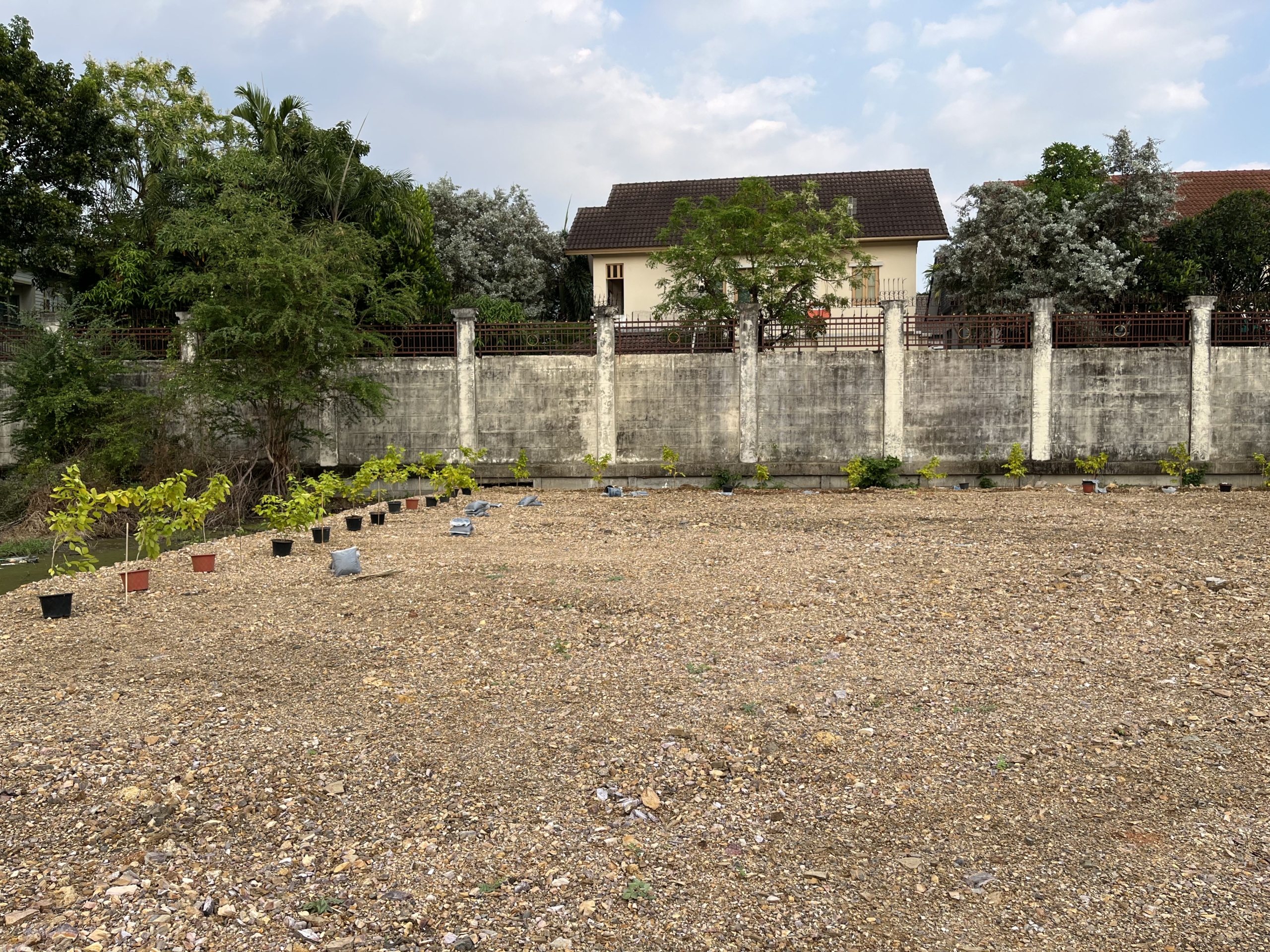 ให้เช่าที่ดิน 192 ตารางวา, รามคำแหง 118 แยก 46, ถนนเมนกว้าง 14 เมตร, เช่า 30,000 บาท/เดือน